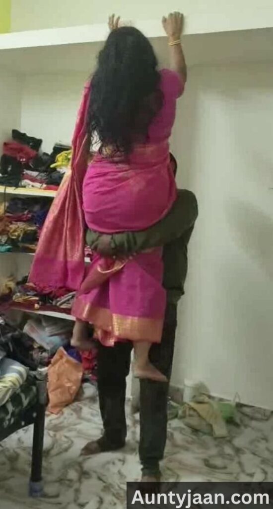 aunty ko maalik ne choda