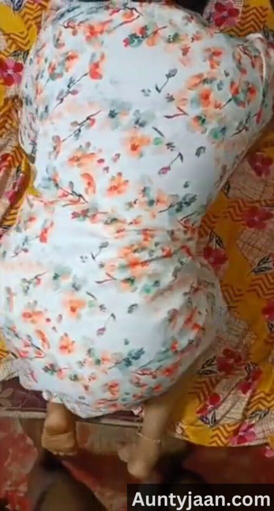 mallu aunty doggystyle chudai