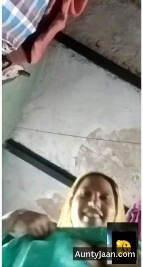 pakistani aunty nude