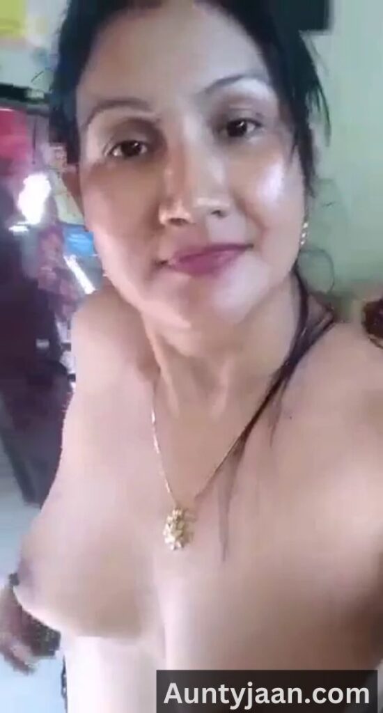nepali aunty nude photos