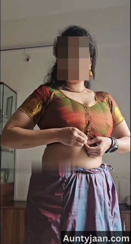 indian aunty saree removing nudes