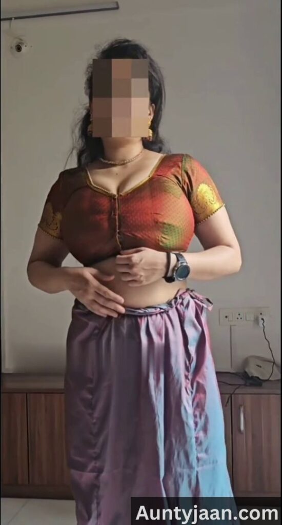 indian aunty saree removing nudes