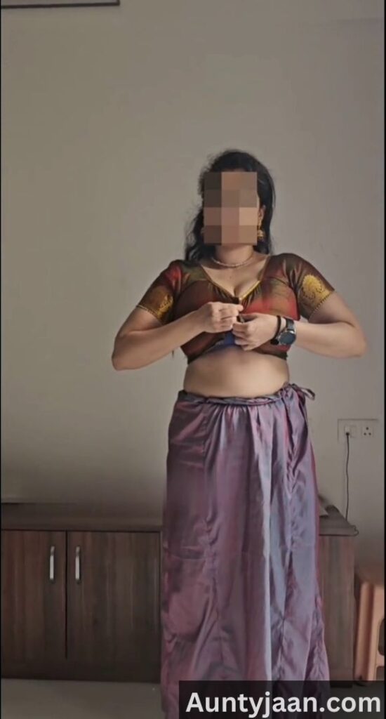 indian aunty saree removing nudes