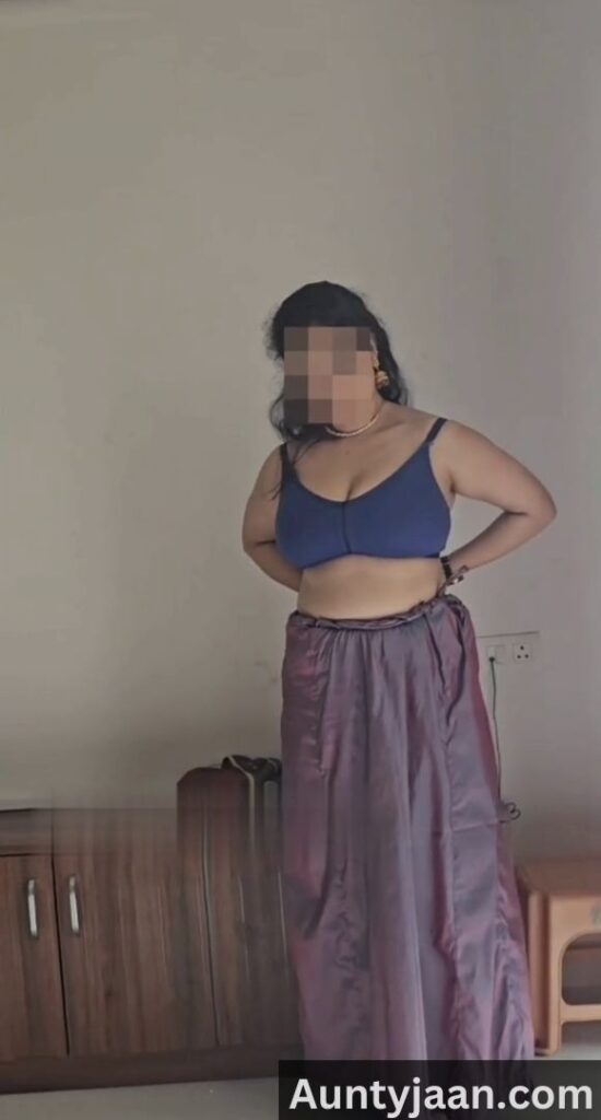 indian aunty saree removing nudes