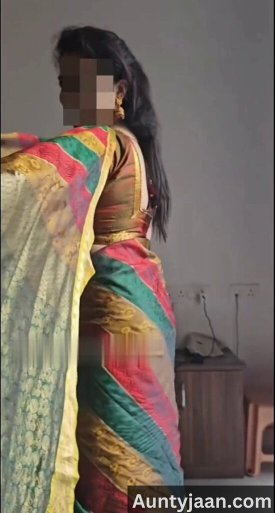 indian aunty saree removing nudes