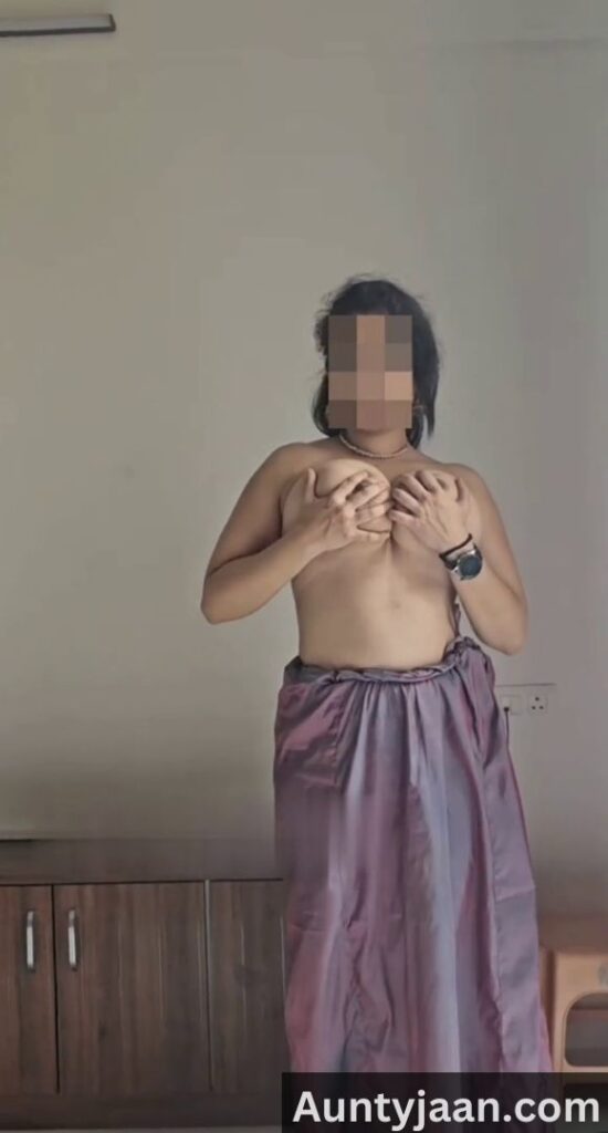 indian aunty saree removing nudes