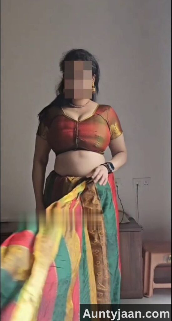 indian aunty saree removing nudes