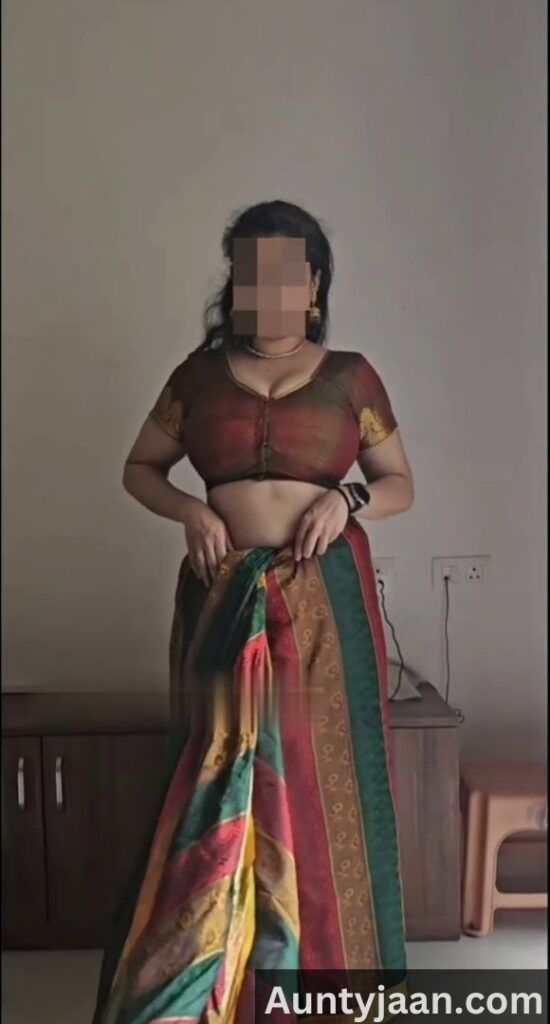 indian aunty saree removing nudes