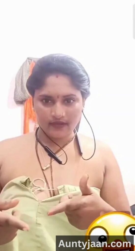 aunty live nude video call