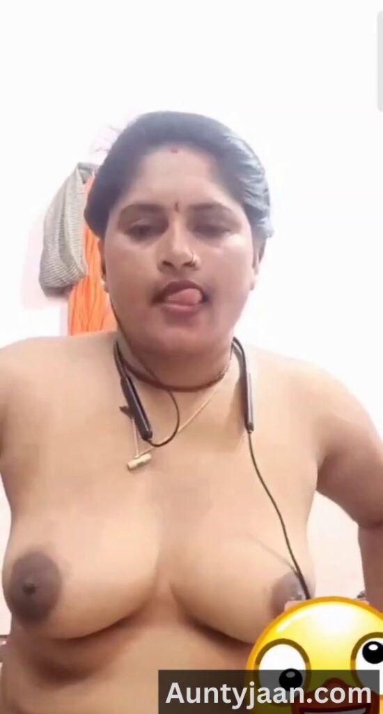 aunty live nude video call