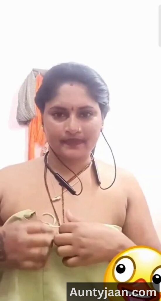aunty live nude video call