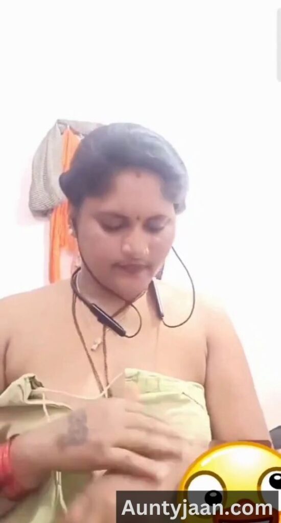 aunty live nude video call