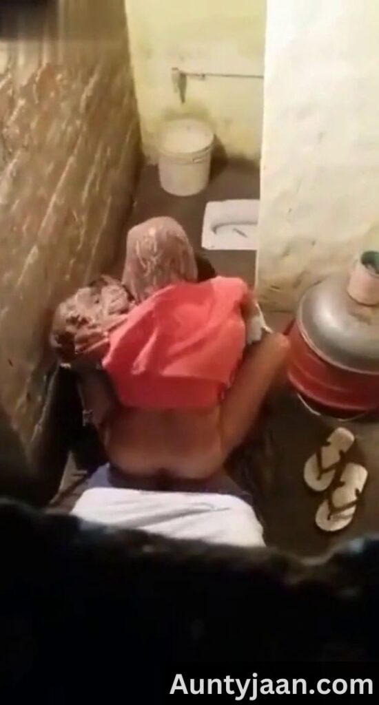 muslim desi hidden cam chudai in toilet