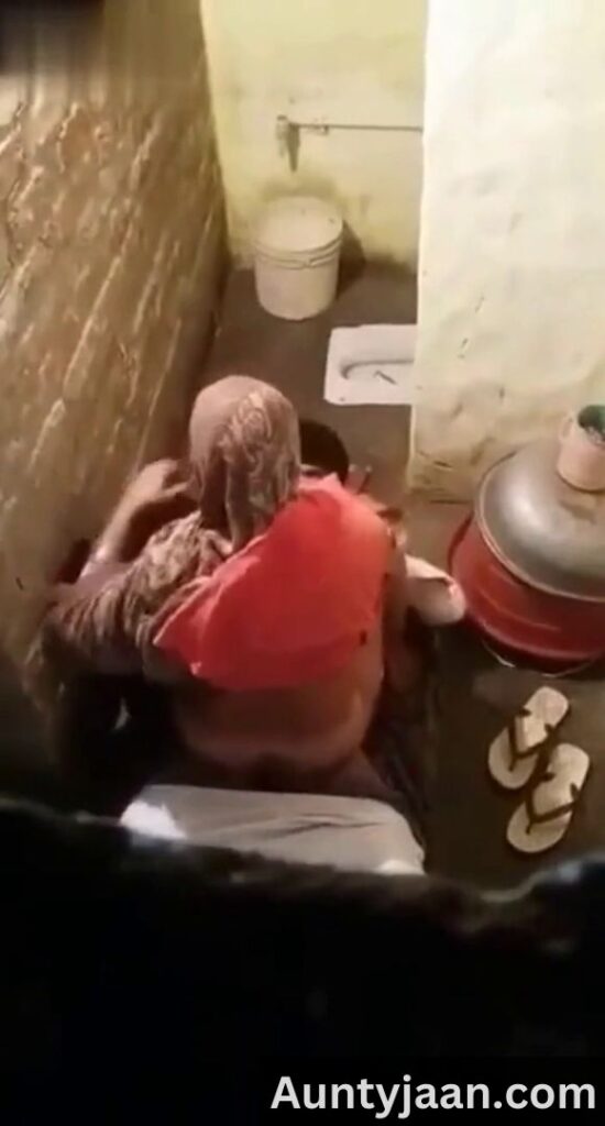 muslim desi hidden cam chudai in toilet