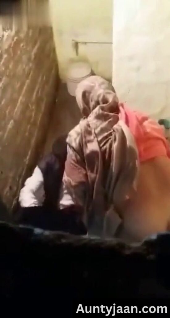 muslim desi hidden cam chudai in toilet
