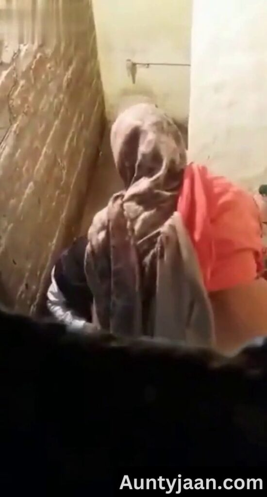 muslim desi hidden cam chudai in toilet