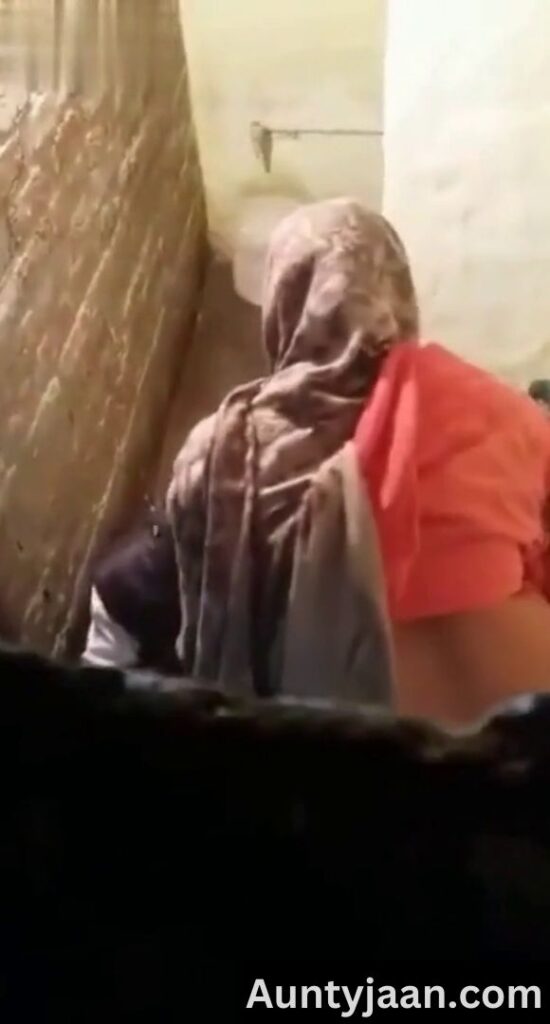 muslim desi hidden cam chudai in toilet