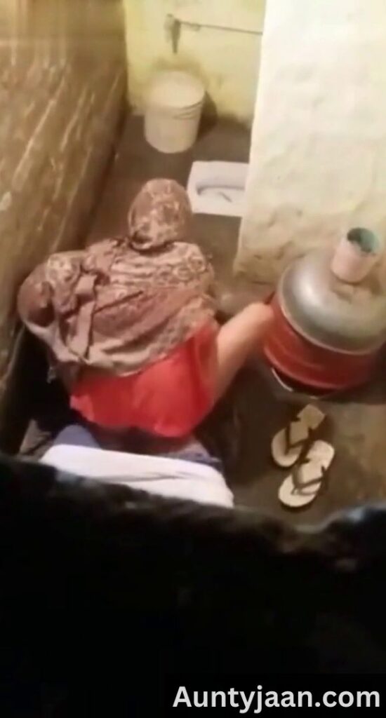 muslim desi hidden cam chudai in toilet