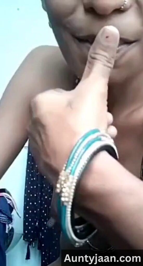 bihari aunty live nudes