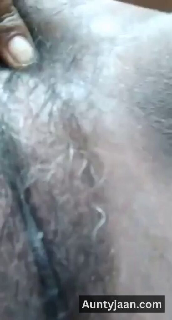 desi aunty removing clothes