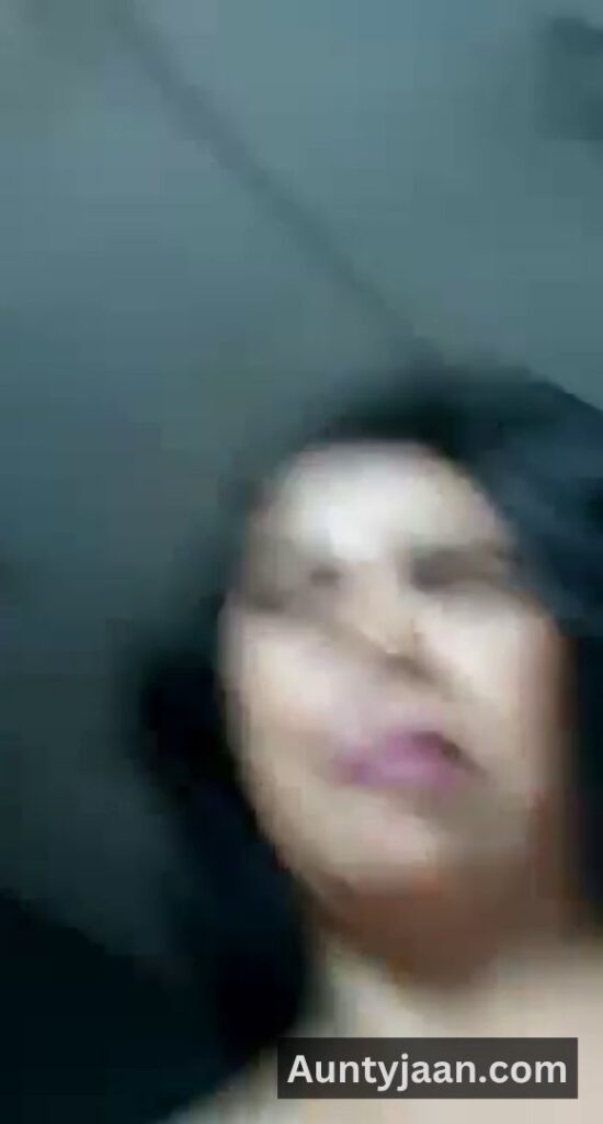 desi aunty removing clothes