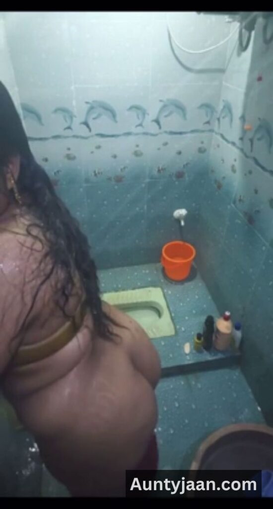 mallu aunty bathing nudes