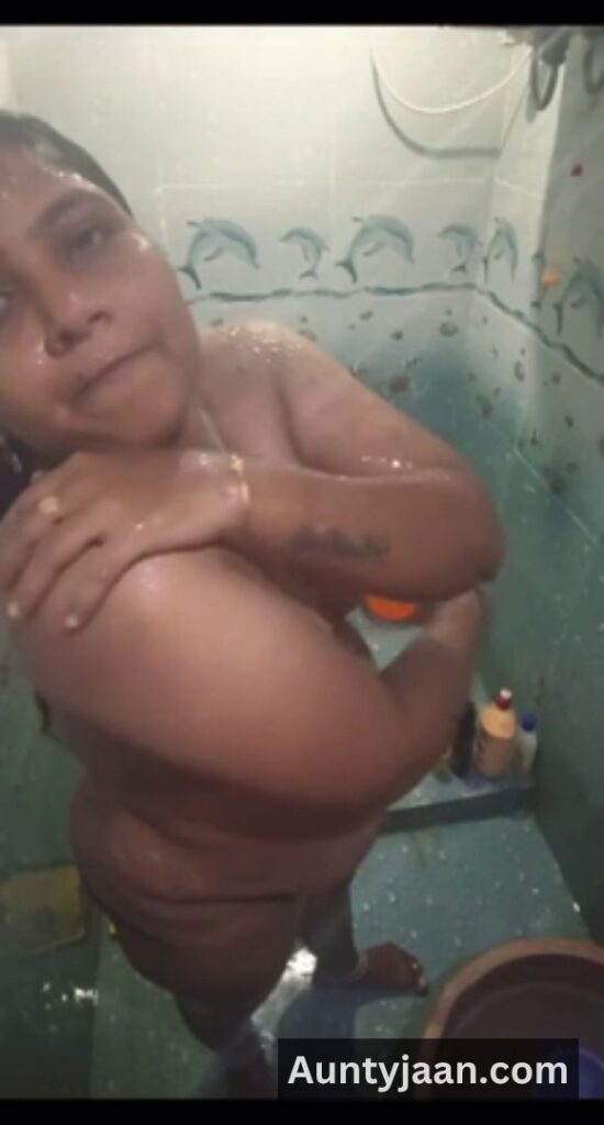 mallu aunty bathing nudes