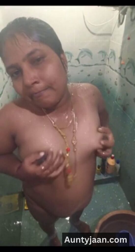 mallu aunty bathing nudes