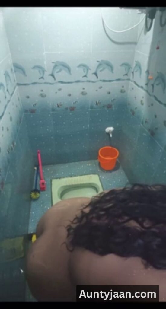 mallu aunty bathing nudes