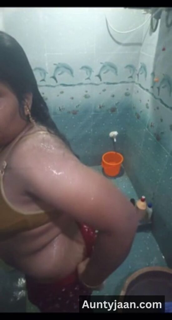 mallu aunty bathing nudes