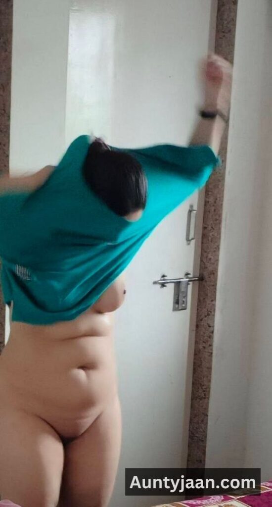 indian milf aunty nude