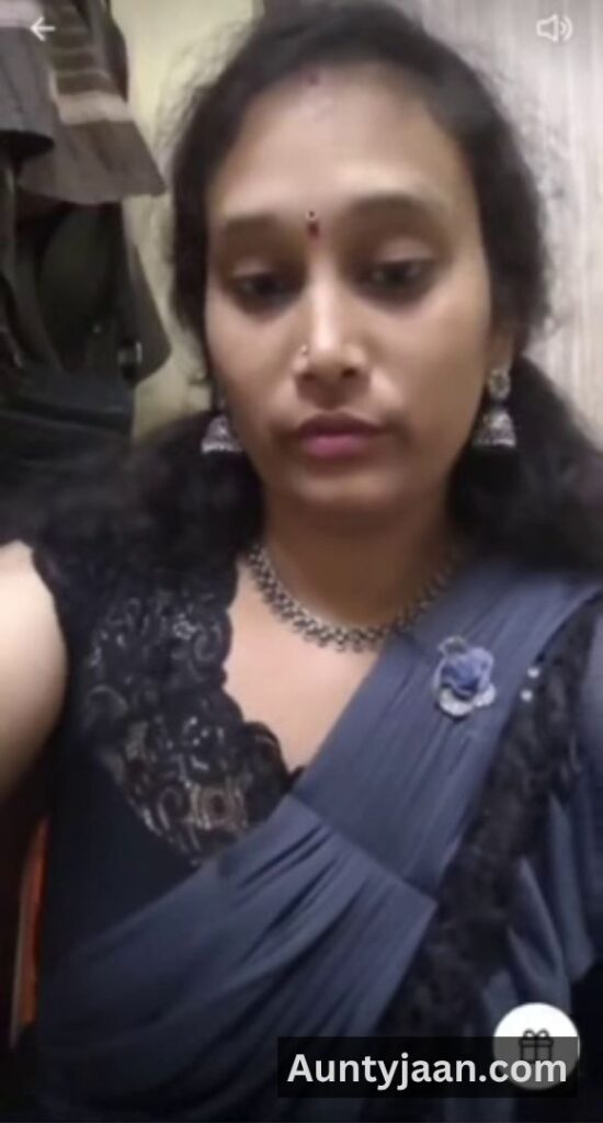 aunty boobs nude