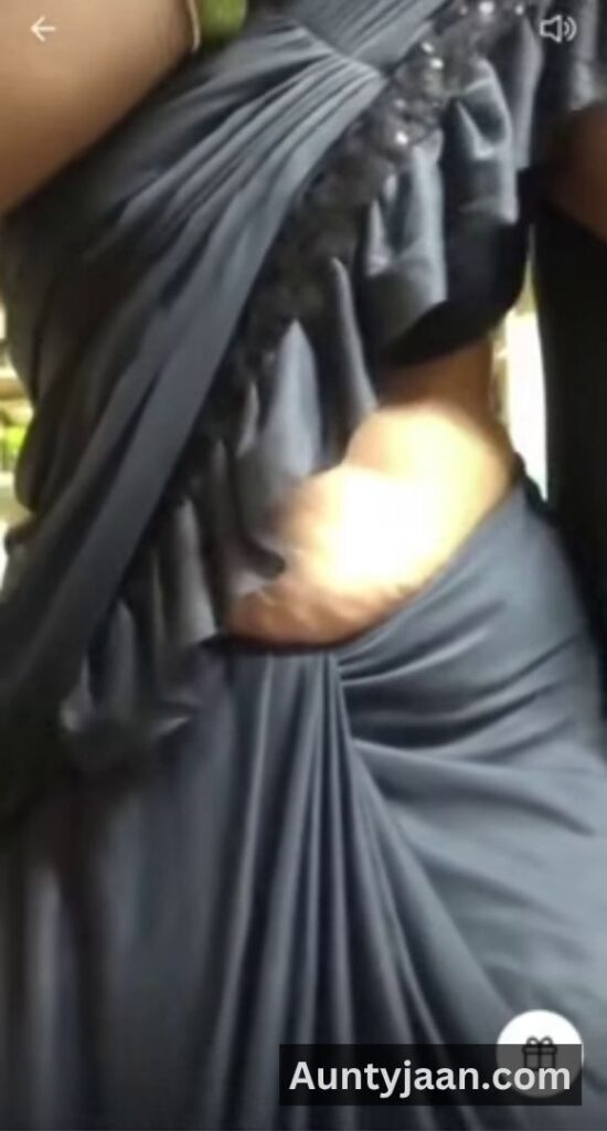 aunty boobs nude
