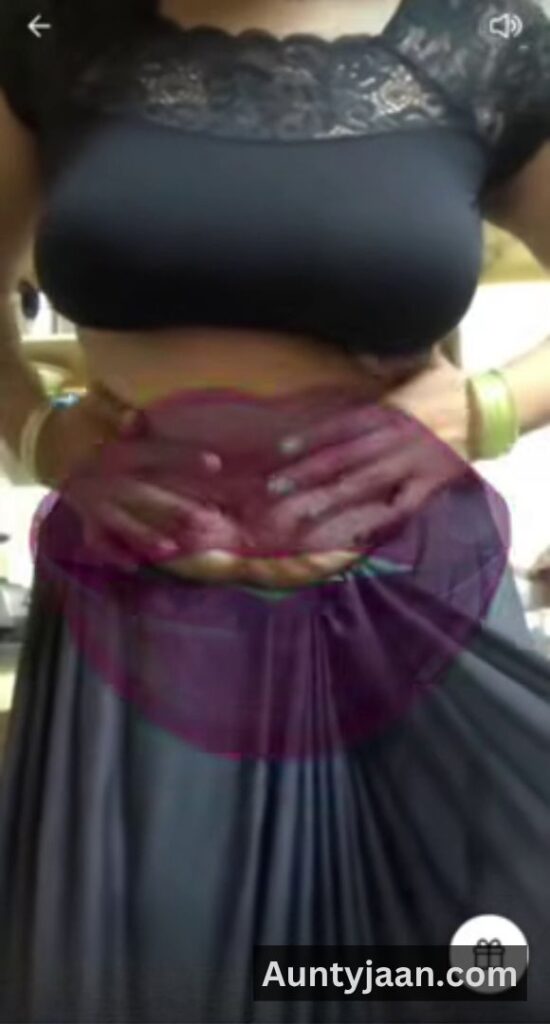 aunty boobs nude