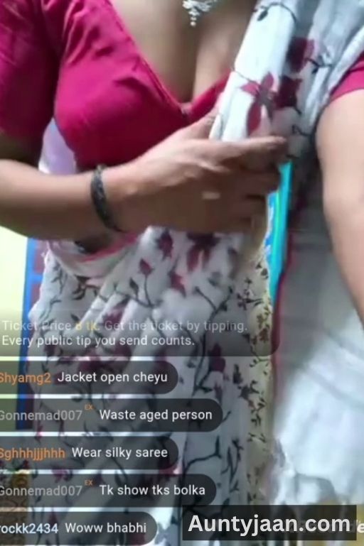 aunty saree striptease