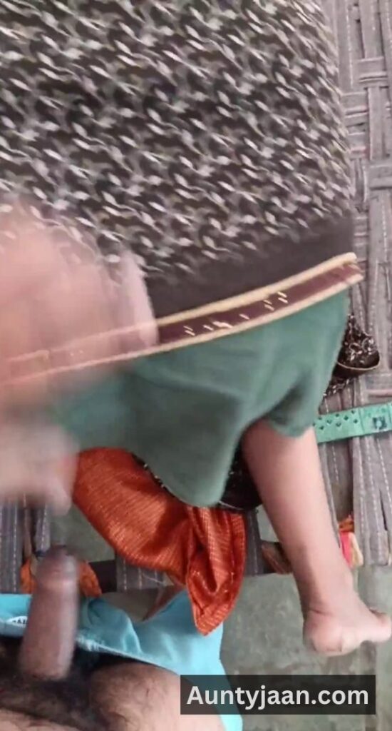 malik ne naukrani ko choda