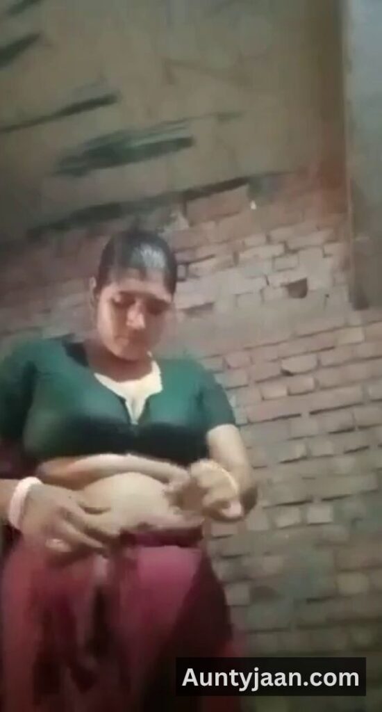 mallu aunty after bath nude