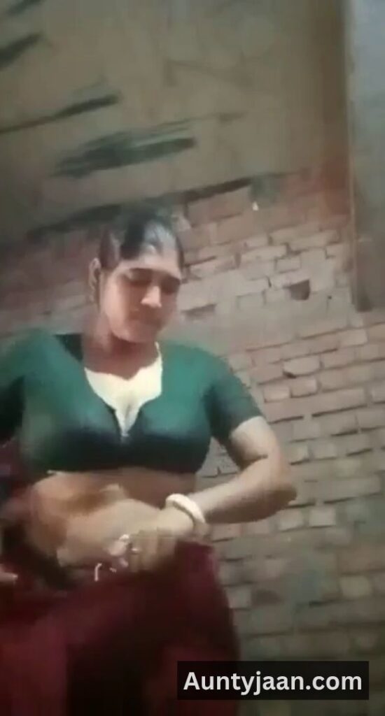 mallu aunty after bath nude