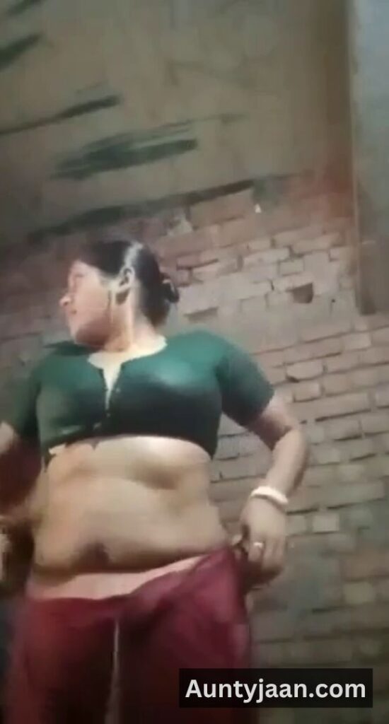 mallu aunty after bath nude