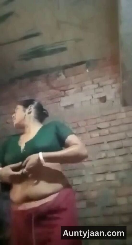 mallu aunty after bath nude