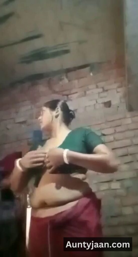 mallu aunty after bath nude