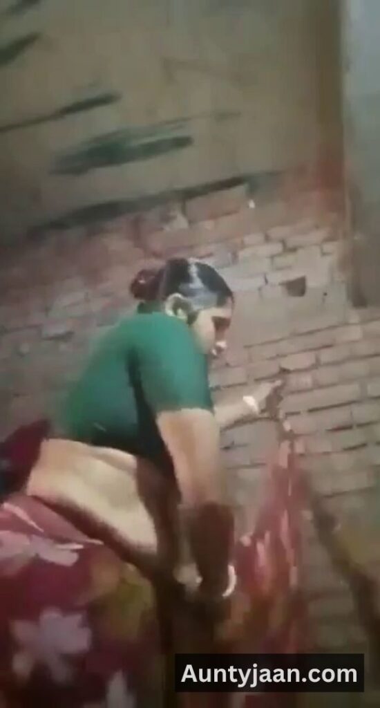 mallu aunty after bath nude