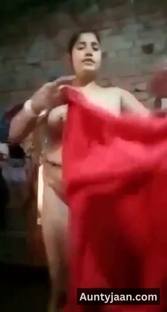 mallu aunty after bath nude