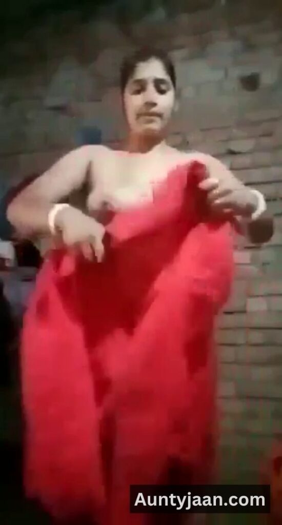 mallu aunty after bath nude