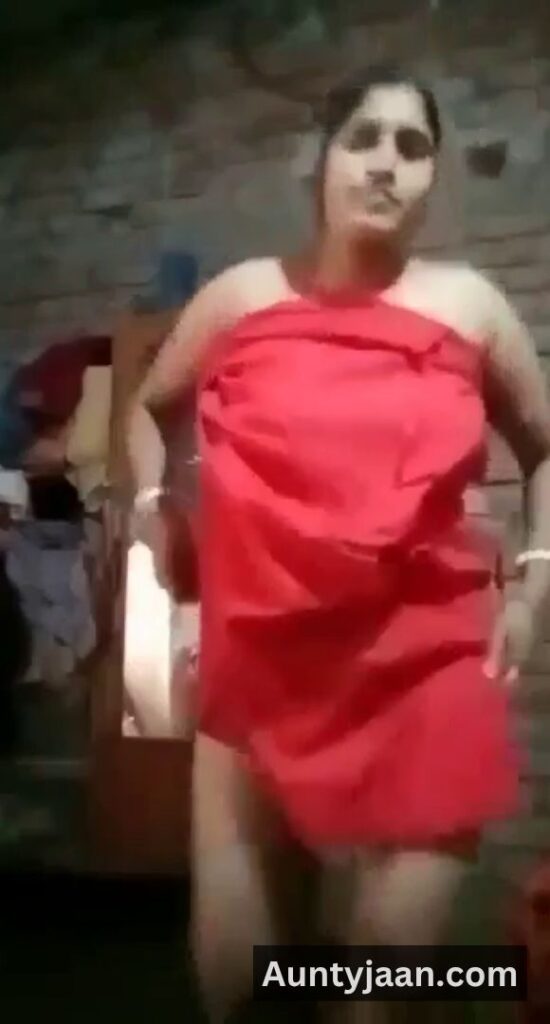 mallu aunty after bath nude