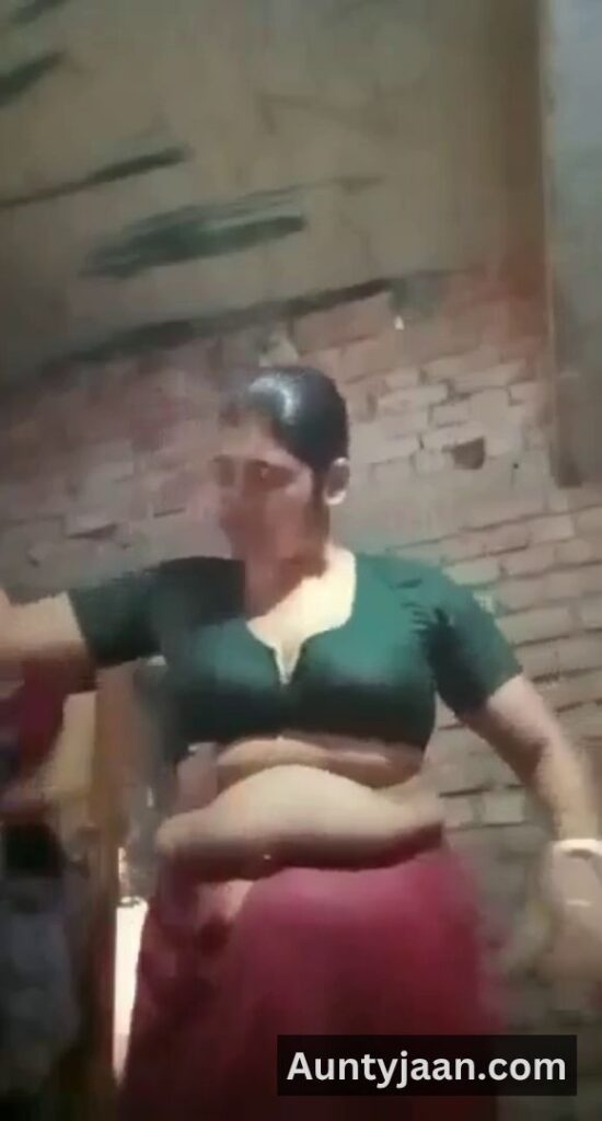 mallu aunty after bath nude