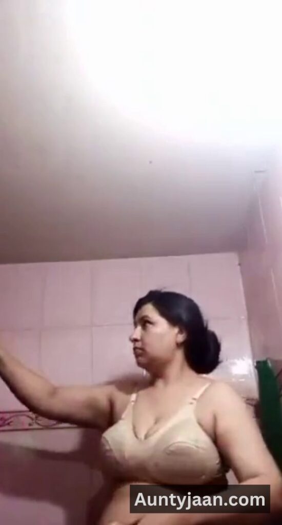 pakistani desi aunty suit salwar removes