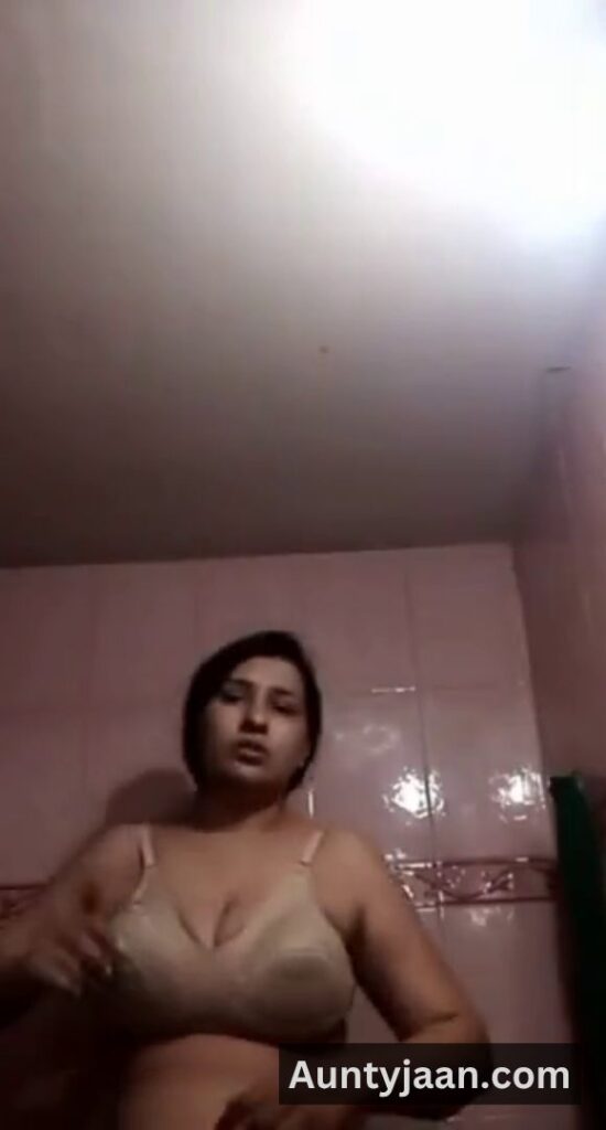 pakistani desi aunty suit salwar removes