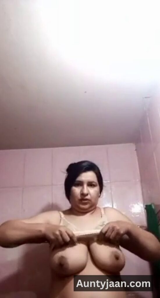 pakistani desi aunty suit salwar removes