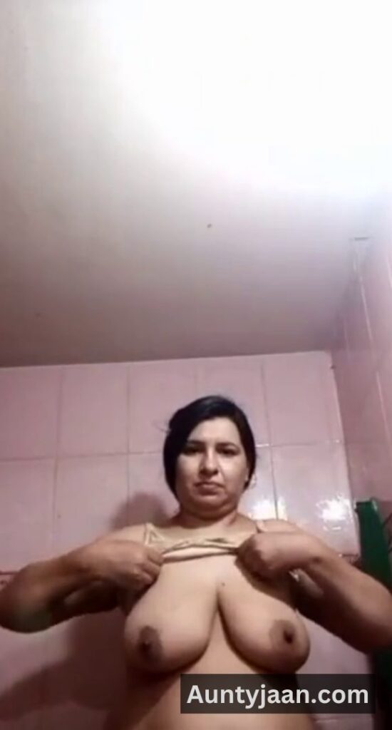 pakistani desi aunty suit salwar removes